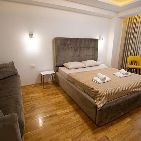 אוהריד Queens Central Apartments מראה חיצוני תמונה