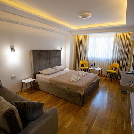 אוהריד Queens Central Apartments מראה חיצוני תמונה
