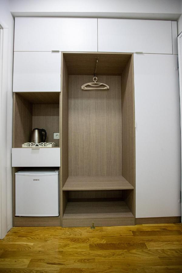 אוהריד Queens Central Apartments מראה חיצוני תמונה