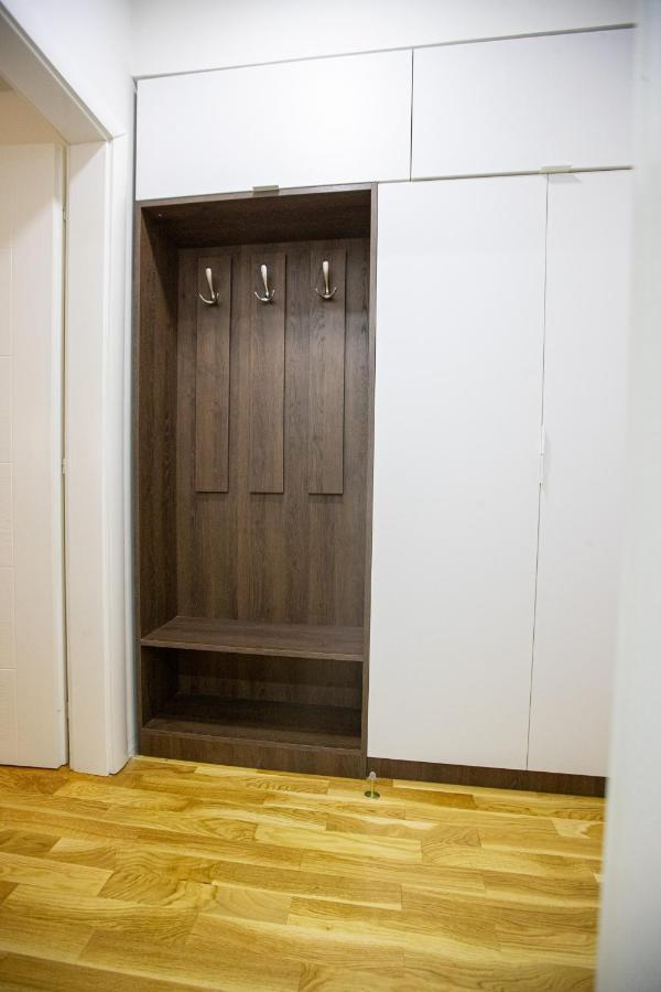 אוהריד Queens Central Apartments מראה חיצוני תמונה