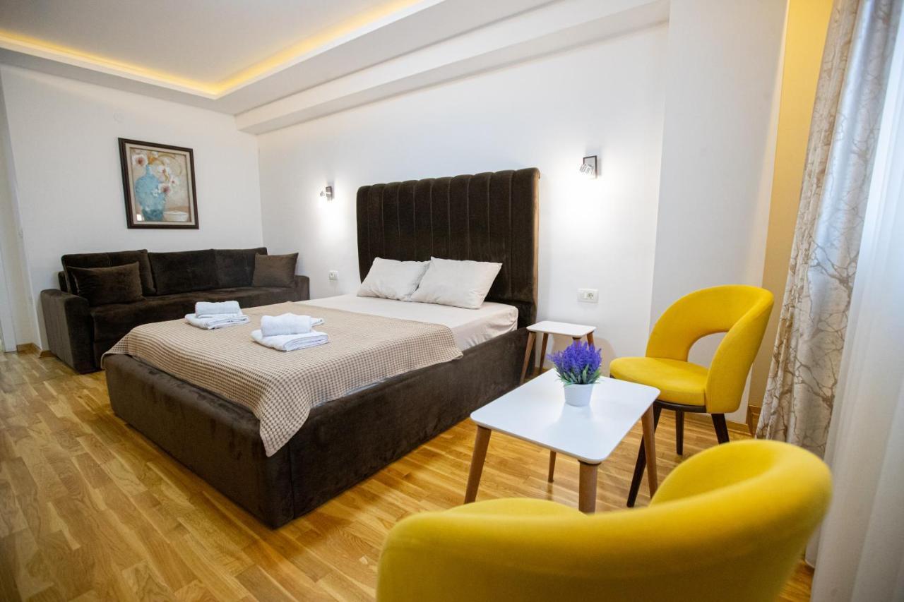 אוהריד Queens Central Apartments מראה חיצוני תמונה
